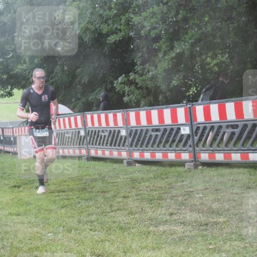 21.06.2025 - 27. Vierlanden-Triathlon KatJ http://msf.ph/oto/8040965 15.06.2025 14:30:06 Ziel 1168, 1264 meine-sportfotos.de
