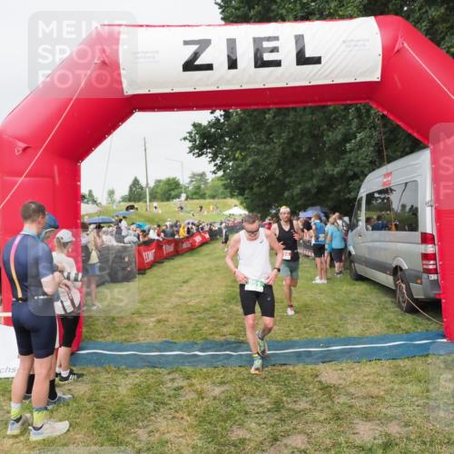 21.06.2025 - 27. Vierlanden-Triathlon MichiJ http://msf.ph/oto/8041016 15.06.2026 13:27:34 Ziel 114, 762, 951 meine-sportfotos.de