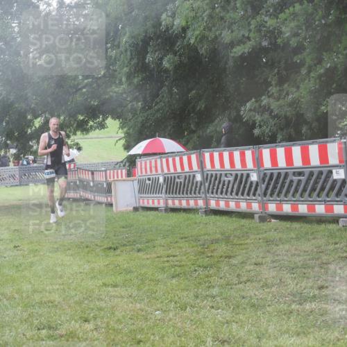 21.06.2025 - 27. Vierlanden-Triathlon KatJ http://msf.ph/oto/8041025 15.06.2025 14:30:17 Ziel 1236, 1255 meine-sportfotos.de