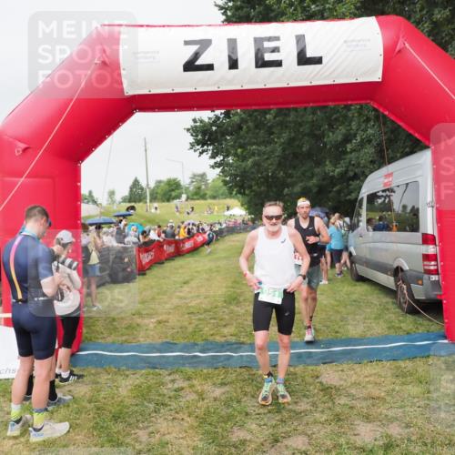 21.06.2025 - 27. Vierlanden-Triathlon MichiJ http://msf.ph/oto/8041033 15.06.2026 13:27:34 Ziel 114, 762, 951 meine-sportfotos.de