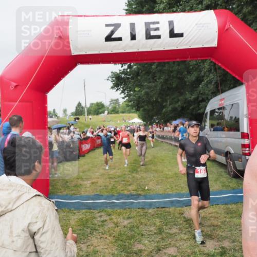 21.06.2025 - 27. Vierlanden-Triathlon MichiJ http://msf.ph/oto/8041053 15.06.2026 13:27:48 Ziel 26, 169, 964, 1058, 1059, 1060 meine-sportfotos.de