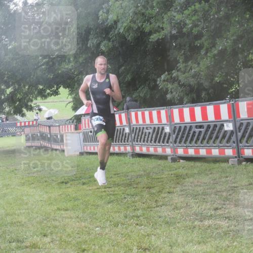 21.06.2025 - 27. Vierlanden-Triathlon KatJ http://msf.ph/oto/8041057 15.06.2025 14:30:19 Ziel 1236, 1255 meine-sportfotos.de
