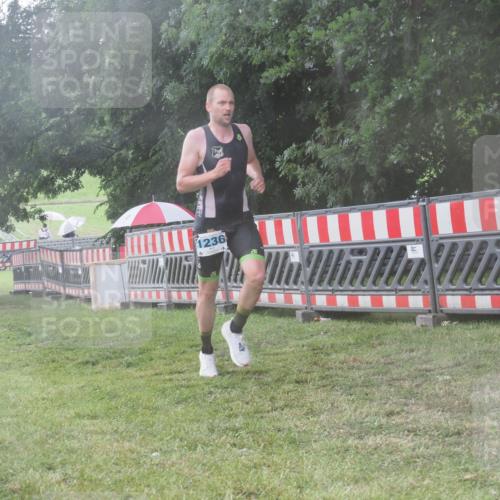 21.06.2025 - 27. Vierlanden-Triathlon KatJ http://msf.ph/oto/8041066 15.06.2025 14:30:19 Ziel 1236, 1255 meine-sportfotos.de