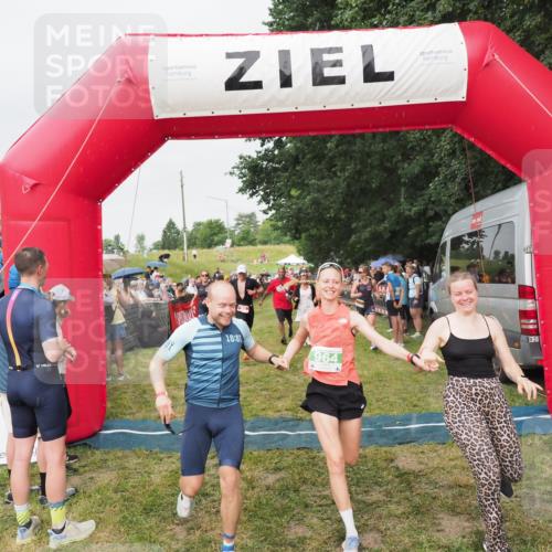 21.06.2025 - 27. Vierlanden-Triathlon MichiJ http://msf.ph/oto/8041086 15.06.2026 13:27:50 Ziel 26, 169, 964, 1058, 1059, 1060 meine-sportfotos.de