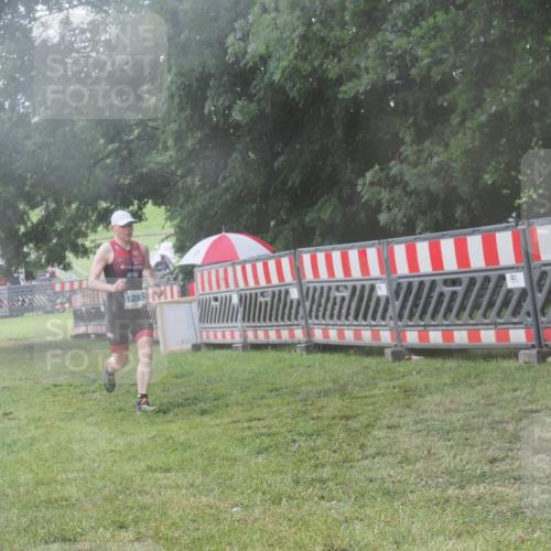 21.06.2025 - 27. Vierlanden-Triathlon KatJ http://msf.ph/oto/8041088 15.06.2025 14:30:22 Ziel 1236, 1255 meine-sportfotos.de
