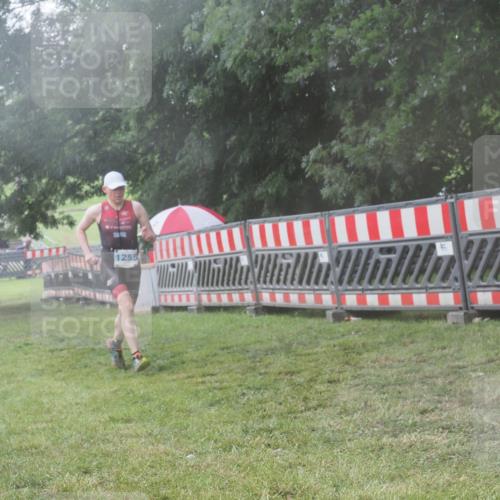 21.06.2025 - 27. Vierlanden-Triathlon KatJ http://msf.ph/oto/8041094 15.06.2025 14:30:22 Ziel 1236, 1255 meine-sportfotos.de