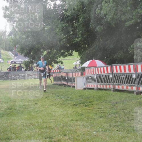 21.06.2025 - 27. Vierlanden-Triathlon KatJ http://msf.ph/oto/8041122 15.06.2025 14:30:44 Ziel 1244, 1313 meine-sportfotos.de
