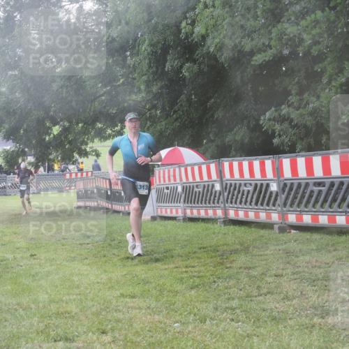 21.06.2025 - 27. Vierlanden-Triathlon KatJ http://msf.ph/oto/8041137 15.06.2025 14:30:46 Ziel 1244, 1313 meine-sportfotos.de