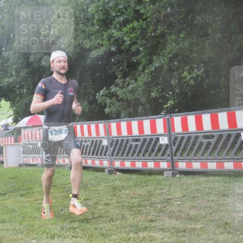 21.06.2025 - 27. Vierlanden-Triathlon KatJ http://msf.ph/oto/8041185 15.06.2025 14:30:52 Ziel 1244 meine-sportfotos.de