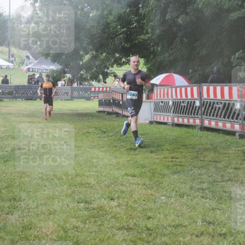 21.06.2025 - 27. Vierlanden-Triathlon KatJ http://msf.ph/oto/8041197 15.06.2025 14:31:30 Ziel 1243, 1257 meine-sportfotos.de