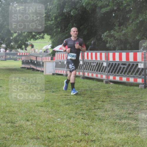 21.06.2025 - 27. Vierlanden-Triathlon KatJ http://msf.ph/oto/8041212 15.06.2025 14:31:31 Ziel 1243, 1257 meine-sportfotos.de