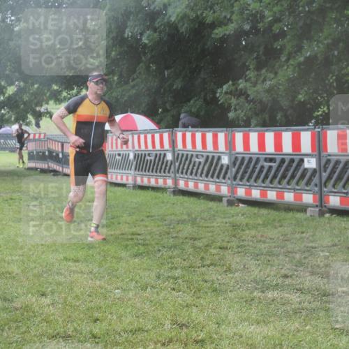 21.06.2025 - 27. Vierlanden-Triathlon KatJ http://msf.ph/oto/8041246 15.06.2025 14:31:34 Ziel 1237, 1257 meine-sportfotos.de