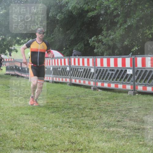 21.06.2025 - 27. Vierlanden-Triathlon KatJ http://msf.ph/oto/8041250 15.06.2025 14:31:34 Ziel 1237, 1257 meine-sportfotos.de