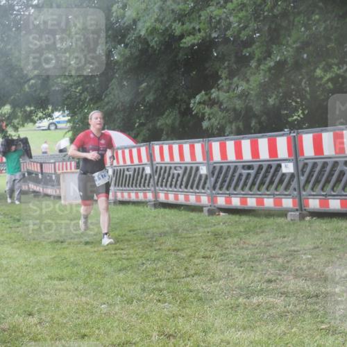 21.06.2025 - 27. Vierlanden-Triathlon KatJ http://msf.ph/oto/8041343 15.06.2025 14:32:43 Ziel 71, 1179 meine-sportfotos.de