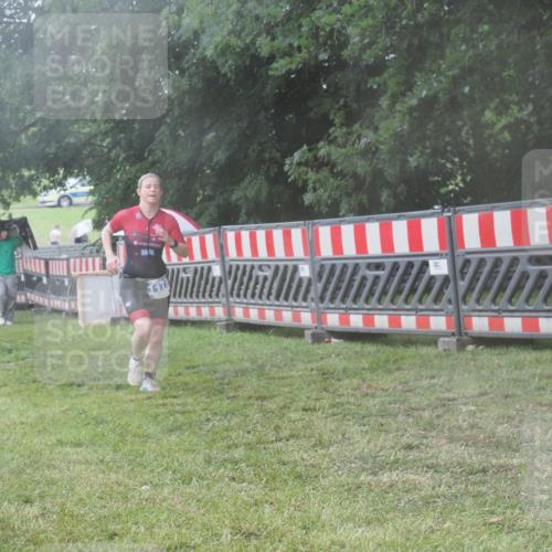 21.06.2025 - 27. Vierlanden-Triathlon KatJ http://msf.ph/oto/8041345 15.06.2025 14:32:43 Ziel 71, 1179 meine-sportfotos.de