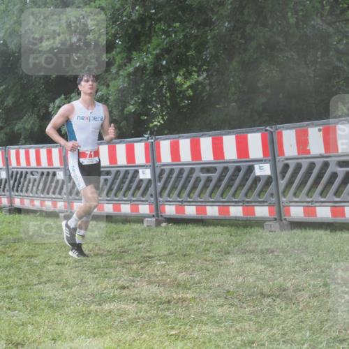 21.06.2025 - 27. Vierlanden-Triathlon KatJ http://msf.ph/oto/8041379 15.06.2025 14:32:49 Ziel 71, 1307 meine-sportfotos.de