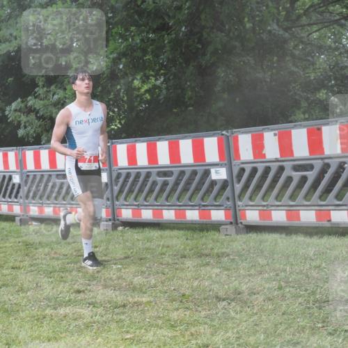 21.06.2025 - 27. Vierlanden-Triathlon KatJ http://msf.ph/oto/8041385 15.06.2025 14:32:49 Ziel 71, 1307 meine-sportfotos.de
