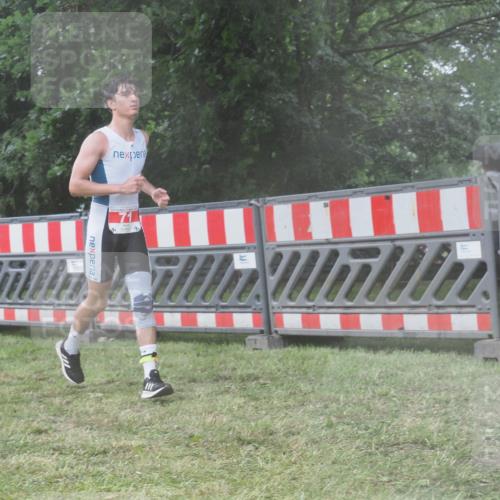 21.06.2025 - 27. Vierlanden-Triathlon KatJ http://msf.ph/oto/8041392 15.06.2025 14:32:49 Ziel 71, 1307 meine-sportfotos.de