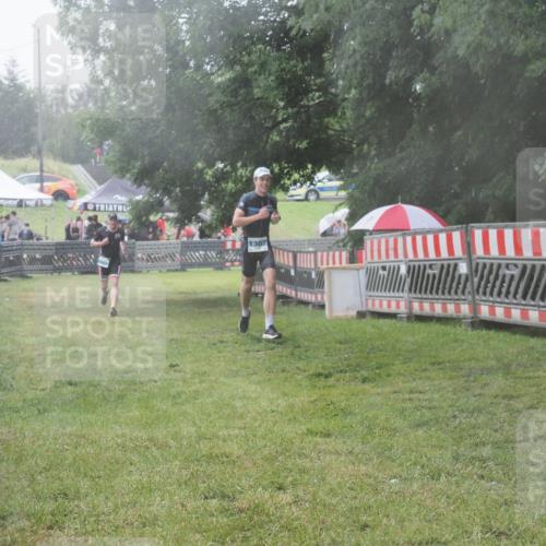 21.06.2025 - 27. Vierlanden-Triathlon KatJ http://msf.ph/oto/8041416 15.06.2025 14:32:56 Ziel 1262, 1307 meine-sportfotos.de