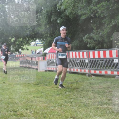 21.06.2025 - 27. Vierlanden-Triathlon KatJ http://msf.ph/oto/8041437 15.06.2025 14:32:58 Ziel 1262, 1307 meine-sportfotos.de