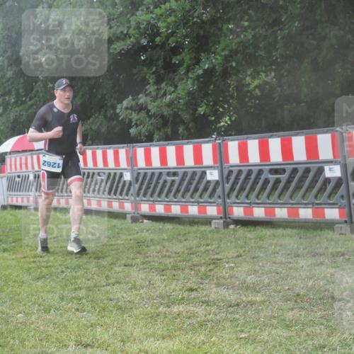 21.06.2025 - 27. Vierlanden-Triathlon KatJ http://msf.ph/oto/8041463 15.06.2025 14:33:00 Ziel 1262, 1307 meine-sportfotos.de