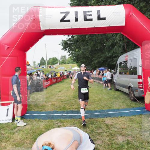 21.06.2025 - 27. Vierlanden-Triathlon MichiJ http://msf.ph/oto/8041464 15.06.2026 13:29:41 Ziel 220, 717, 1069, 1070, 1071 meine-sportfotos.de