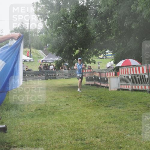 21.06.2025 - 27. Vierlanden-Triathlon KatJ http://msf.ph/oto/8041481 15.06.2025 14:33:20 Ziel 1250 meine-sportfotos.de