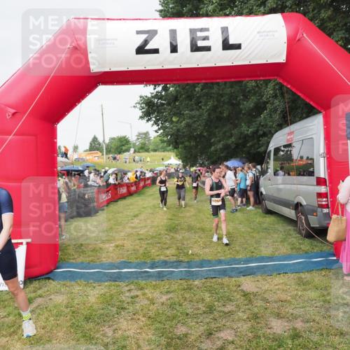 21.06.2025 - 27. Vierlanden-Triathlon MichiJ http://msf.ph/oto/8041522 15.06.2026 13:29:50 Ziel 109, 1061, 1069, 1070, 1071 meine-sportfotos.de