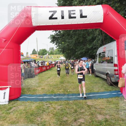 21.06.2025 - 27. Vierlanden-Triathlon MichiJ http://msf.ph/oto/8041545 15.06.2026 13:29:51 Ziel 109, 1061, 1069, 1070, 1071 meine-sportfotos.de