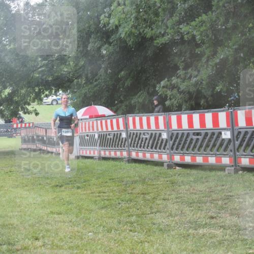 21.06.2025 - 27. Vierlanden-Triathlon KatJ http://msf.ph/oto/8041560 15.06.2025 14:34:23 Ziel 1289 meine-sportfotos.de