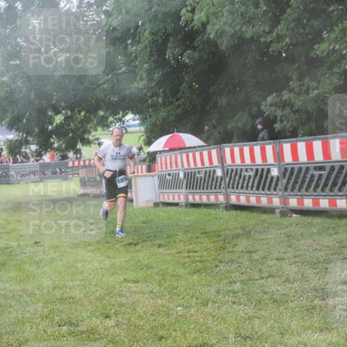 21.06.2025 - 27. Vierlanden-Triathlon KatJ http://msf.ph/oto/8041620 15.06.2025 14:34:44 Ziel 1274 meine-sportfotos.de