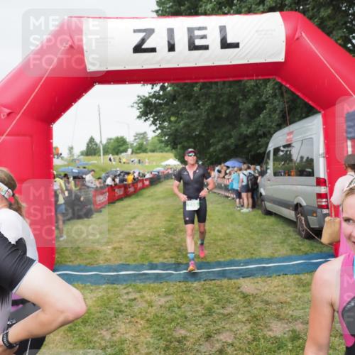 21.06.2025 - 27. Vierlanden-Triathlon MichiJ http://msf.ph/oto/8041627 15.06.2026 13:30:26 Ziel 663, 785, 891 meine-sportfotos.de