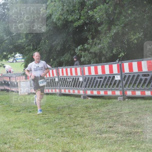 21.06.2025 - 27. Vierlanden-Triathlon KatJ http://msf.ph/oto/8041633 15.06.2025 14:34:45 Ziel 1274 meine-sportfotos.de