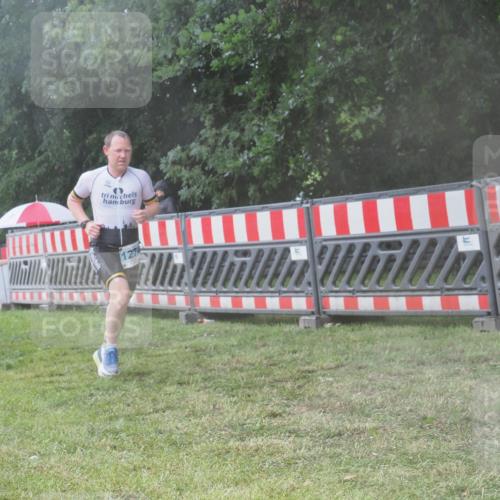 21.06.2025 - 27. Vierlanden-Triathlon KatJ http://msf.ph/oto/8041647 15.06.2025 14:34:45 Ziel 1274 meine-sportfotos.de