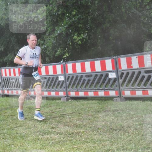 21.06.2025 - 27. Vierlanden-Triathlon KatJ http://msf.ph/oto/8041658 15.06.2025 14:34:45 Ziel 1274 meine-sportfotos.de
