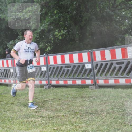 21.06.2025 - 27. Vierlanden-Triathlon KatJ http://msf.ph/oto/8041660 15.06.2025 14:34:46 Ziel 1274 meine-sportfotos.de