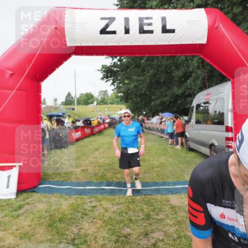 21.06.2025 - 27. Vierlanden-Triathlon MichiJ http://msf.ph/oto/8041772 15.06.2026 13:31:37 Ziel 799, 847, 968 meine-sportfotos.de
