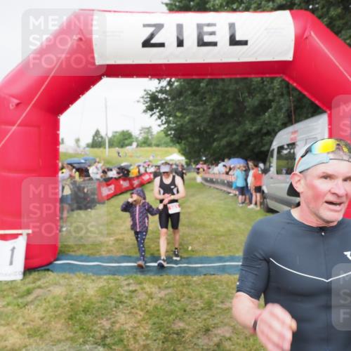 21.06.2025 - 27. Vierlanden-Triathlon MichiJ http://msf.ph/oto/8041853 15.06.2026 13:31:44 Ziel 161, 760, 799, 968 meine-sportfotos.de