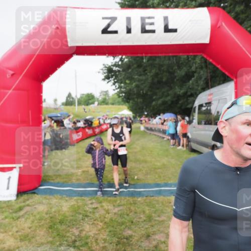 21.06.2025 - 27. Vierlanden-Triathlon MichiJ http://msf.ph/oto/8041855 15.06.2026 13:31:44 Ziel 161, 760, 799, 968 meine-sportfotos.de