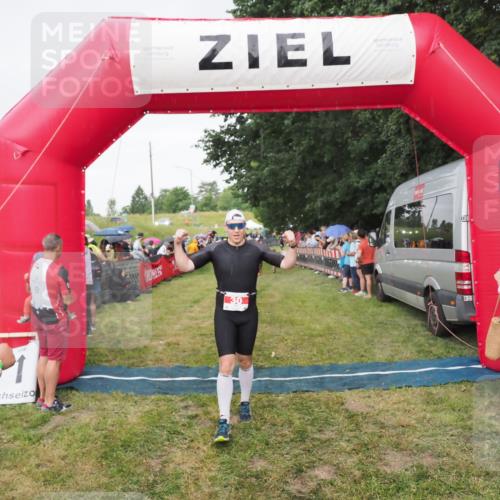 21.06.2025 - 27. Vierlanden-Triathlon MichiJ http://msf.ph/oto/8041939 15.06.2026 13:32:00 Ziel 30, 731 meine-sportfotos.de