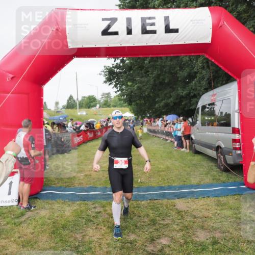 21.06.2025 - 27. Vierlanden-Triathlon MichiJ http://msf.ph/oto/8041944 15.06.2026 13:32:00 Ziel 30, 731 meine-sportfotos.de