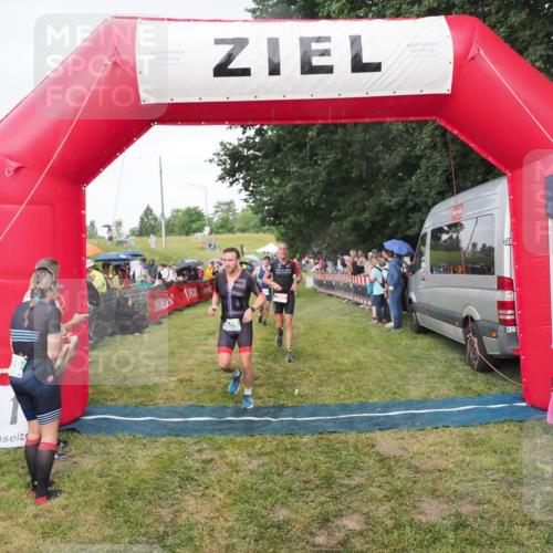 21.06.2025 - 27. Vierlanden-Triathlon MichiJ http://msf.ph/oto/8042057 15.06.2026 13:32:41 Ziel 157, 644, 657, 1057 meine-sportfotos.de