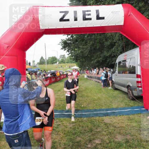 21.06.2025 - 27. Vierlanden-Triathlon MichiJ http://msf.ph/oto/8042279 15.06.2026 13:33:49 Ziel 148, 210, 1076 meine-sportfotos.de