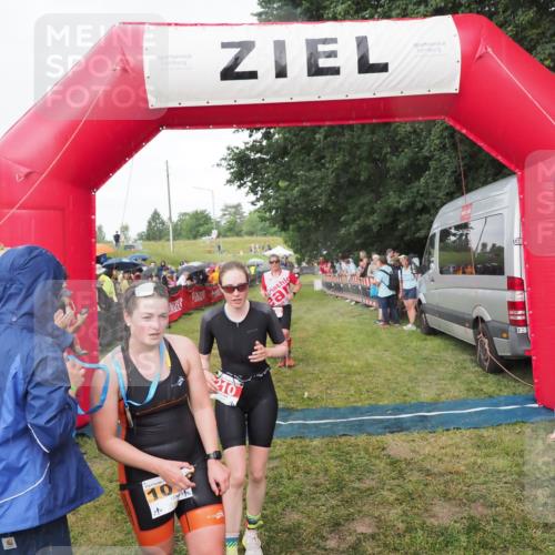 21.06.2025 - 27. Vierlanden-Triathlon MichiJ http://msf.ph/oto/8042295 15.06.2026 13:33:50 Ziel 148, 210, 1076 meine-sportfotos.de
