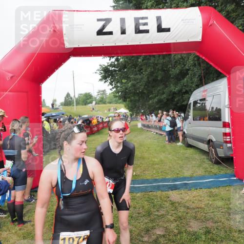 21.06.2025 - 27. Vierlanden-Triathlon MichiJ http://msf.ph/oto/8042302 15.06.2026 13:33:50 Ziel 148, 210, 1076 meine-sportfotos.de