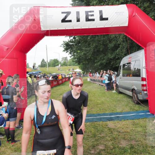 21.06.2025 - 27. Vierlanden-Triathlon MichiJ http://msf.ph/oto/8042304 15.06.2026 13:33:50 Ziel 148, 210, 1076 meine-sportfotos.de