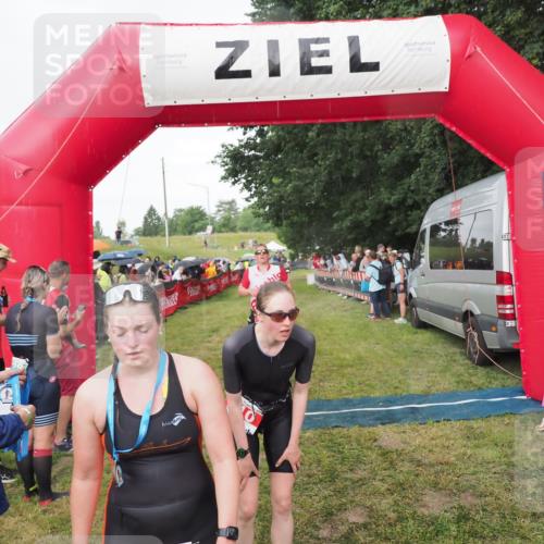 21.06.2025 - 27. Vierlanden-Triathlon MichiJ http://msf.ph/oto/8042306 15.06.2026 13:33:50 Ziel 148, 210, 1076 meine-sportfotos.de
