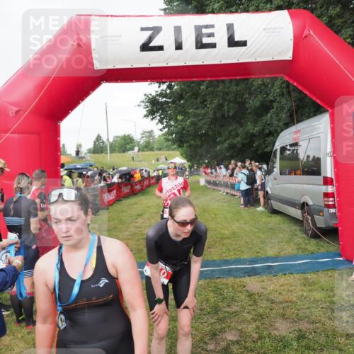 21.06.2025 - 27. Vierlanden-Triathlon MichiJ http://msf.ph/oto/8042308 15.06.2026 13:33:51 Ziel 148, 210, 1076 meine-sportfotos.de
