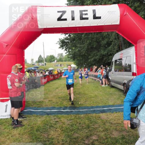 21.06.2025 - 27. Vierlanden-Triathlon MichiJ http://msf.ph/oto/8042468 15.06.2026 13:34:56 Ziel 967, 1085, 1086, 1087 meine-sportfotos.de