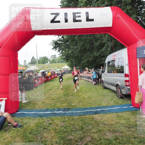 21.06.2025 - 27. Vierlanden-Triathlon MichiJ http://msf.ph/oto/8042704 15.06.2026 13:37:00 Ziel 212, 921, 1090, 1091, 1092 meine-sportfotos.de